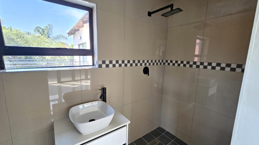 5 Bedroom Property for Sale in Melodie North West
